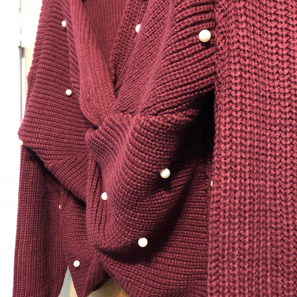 Scooped Sweater in color Burgandy - Picture 4 of 8